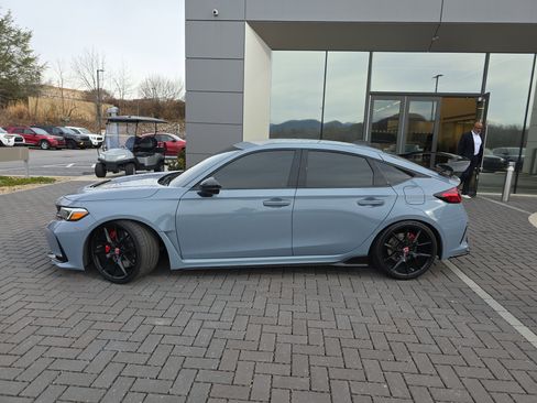 Used 2025 Honda Civic Type R image 9
