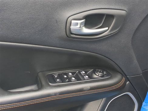 Used 2019 Jeep Compass Limited image 10