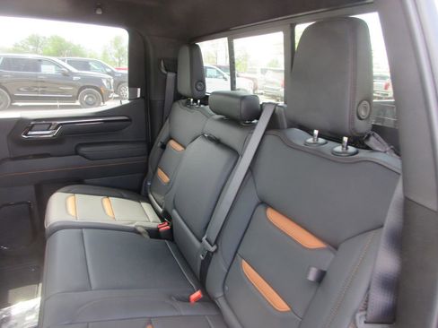 New 2026 GMC Sierra 1500 AT4 w/ AT4 Premium Package AWD/4WD image 16
