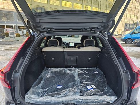 Certified 2026 Volvo XC60 B5 Core w/ Protection Package Premier image 7