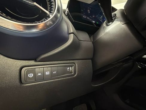 Used 2025 Chevrolet Equinox EV LT w/ Convenience Package image 19