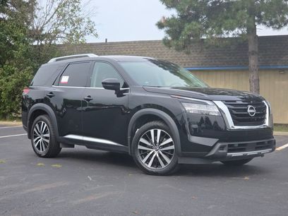 Used 2023 Nissan Pathfinder Platinum w/ Cargo Package