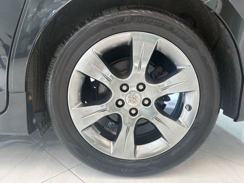 Used 2015 Toyota Sienna SE w/ SE Preferred Package FWD image 42