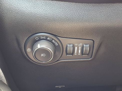 Used 2024 Jeep Compass Latitude AWD/4WD image 22