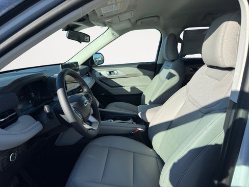 New 2026 Ford Explorer Active w/ Active Comfort Package image 11