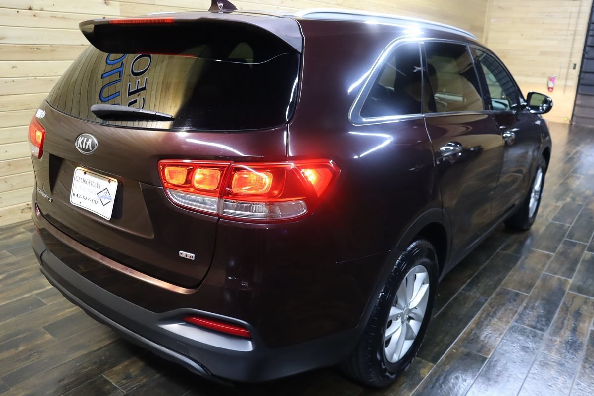 Used 2016 Kia Sorento FWD image 5