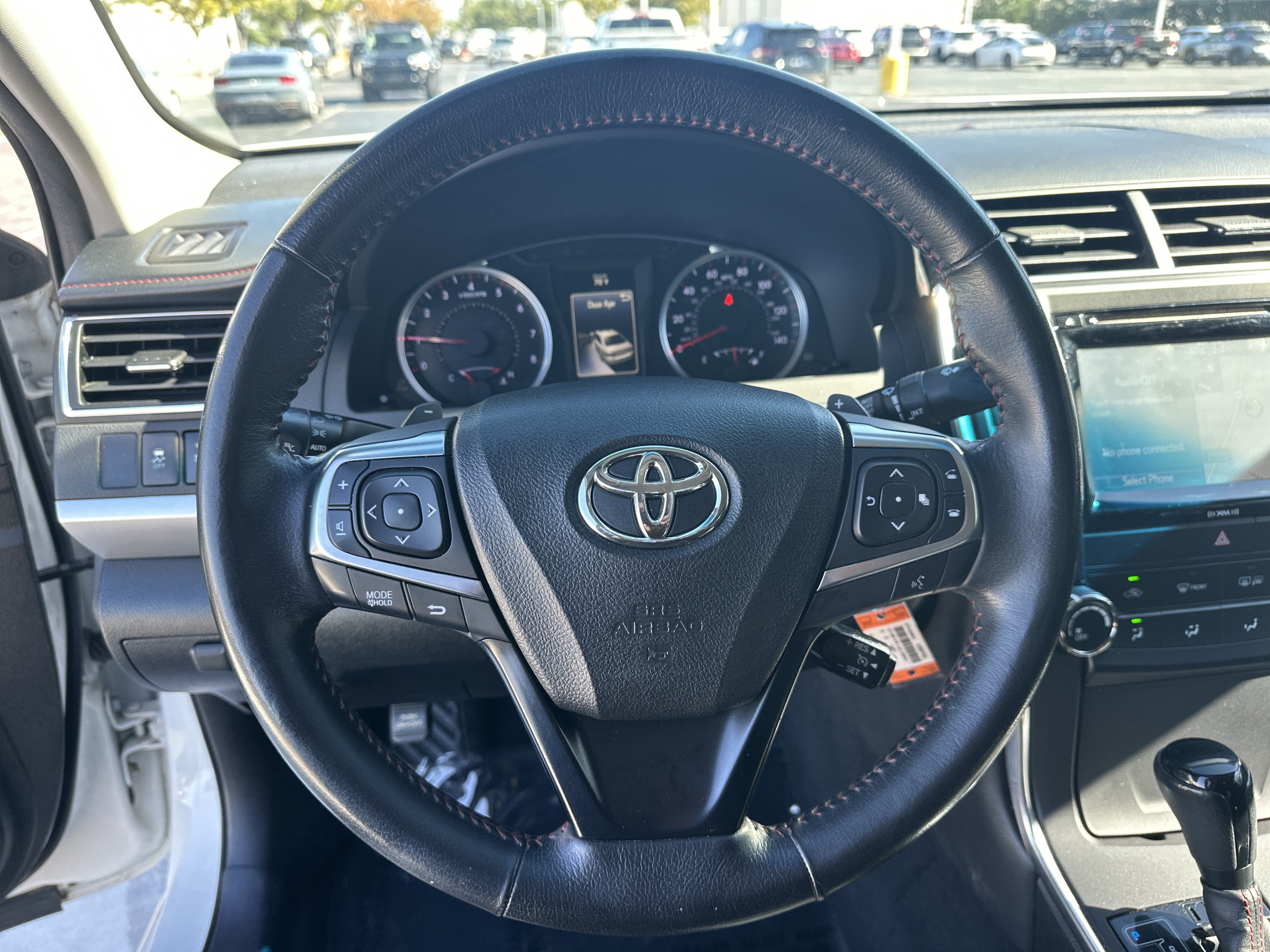 Used 2016 Toyota Camry SE FWD image 18