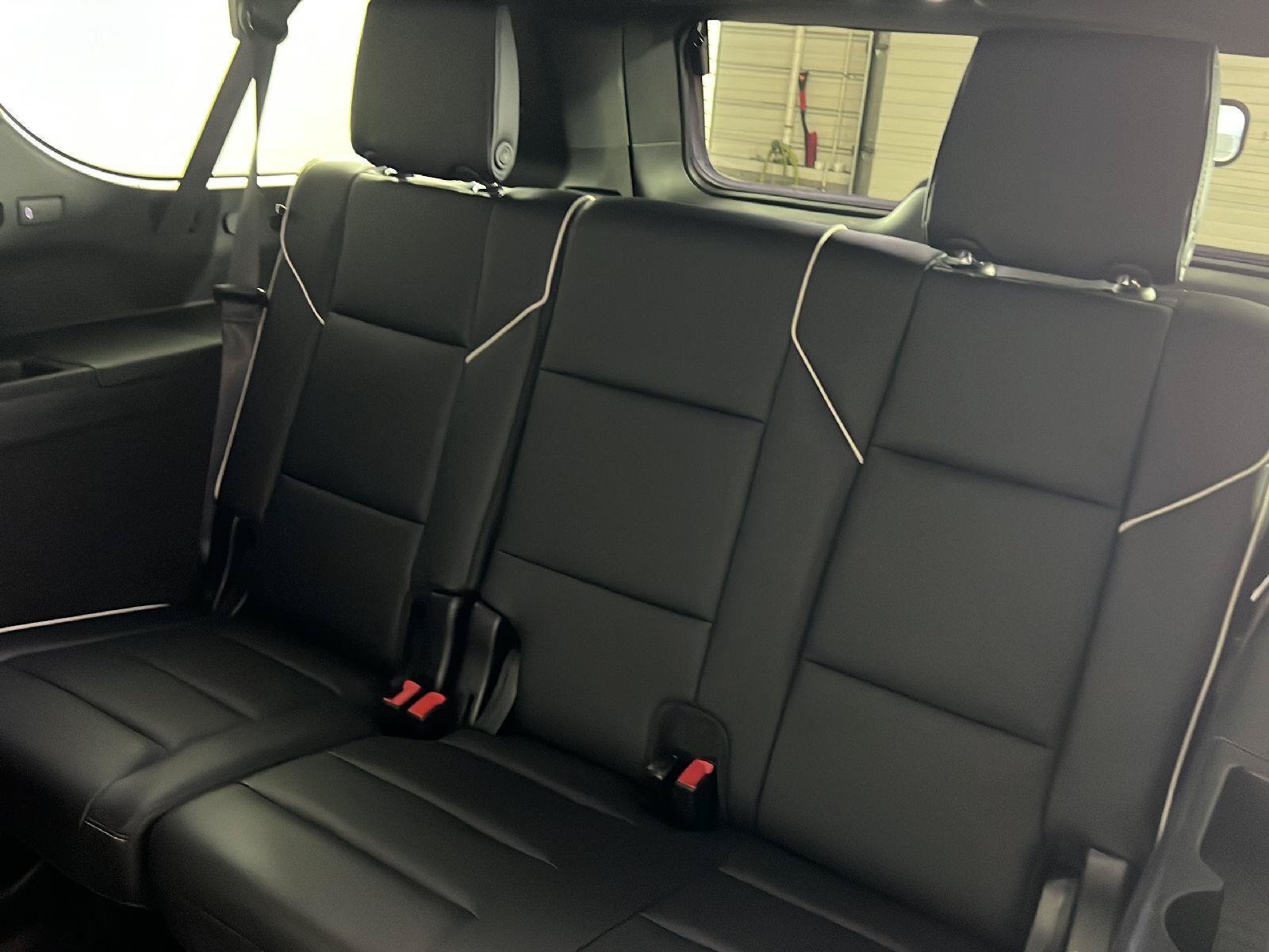 Used 2023 Cadillac Escalade ESV Premium Luxury AWD/4WD image 23