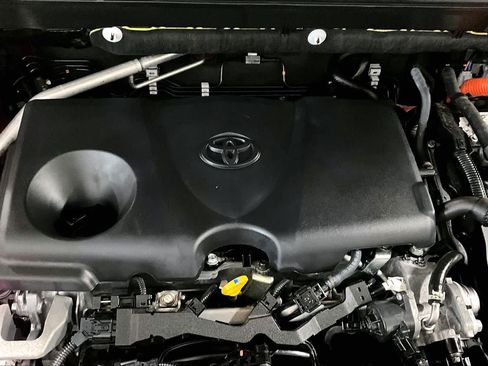 Used 2025 Toyota RAV4 XLE w/ Convenience Package AWD/4WD image 33