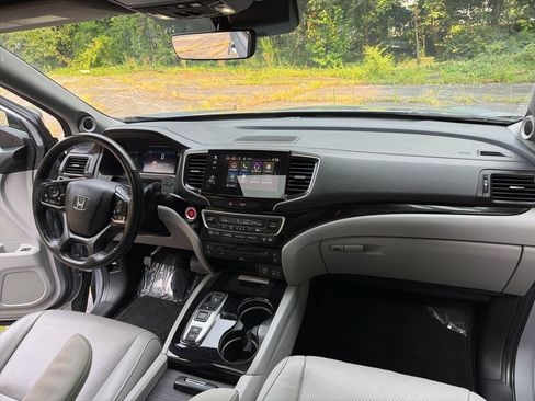 Used 2019 Honda Pilot Elite image 30