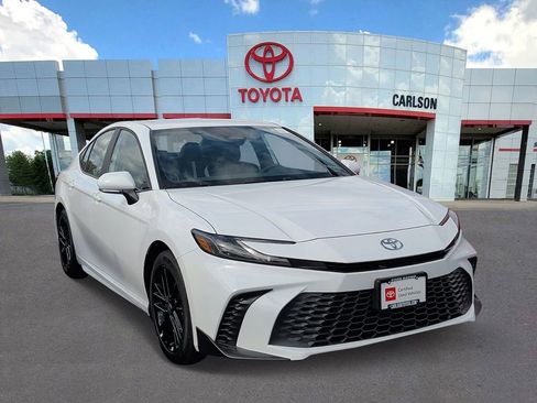 Used 2026 Toyota Camry SE AWD/4WD image 5