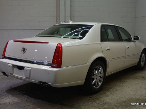 Used 2011 Cadillac DTS Luxury image 4