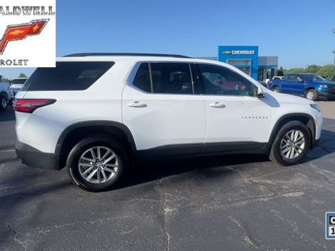 Used 2023 Chevrolet Traverse LT FWD image 9