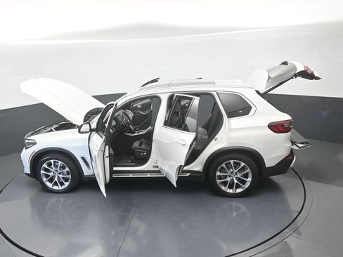 Used 2023 BMW X5 xDrive40i w/ Premium Package AWD/4WD image 73