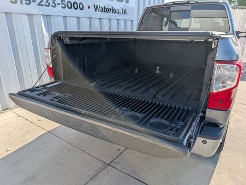 Used 2019 Nissan Titan PRO-4X AWD/4WD image 28