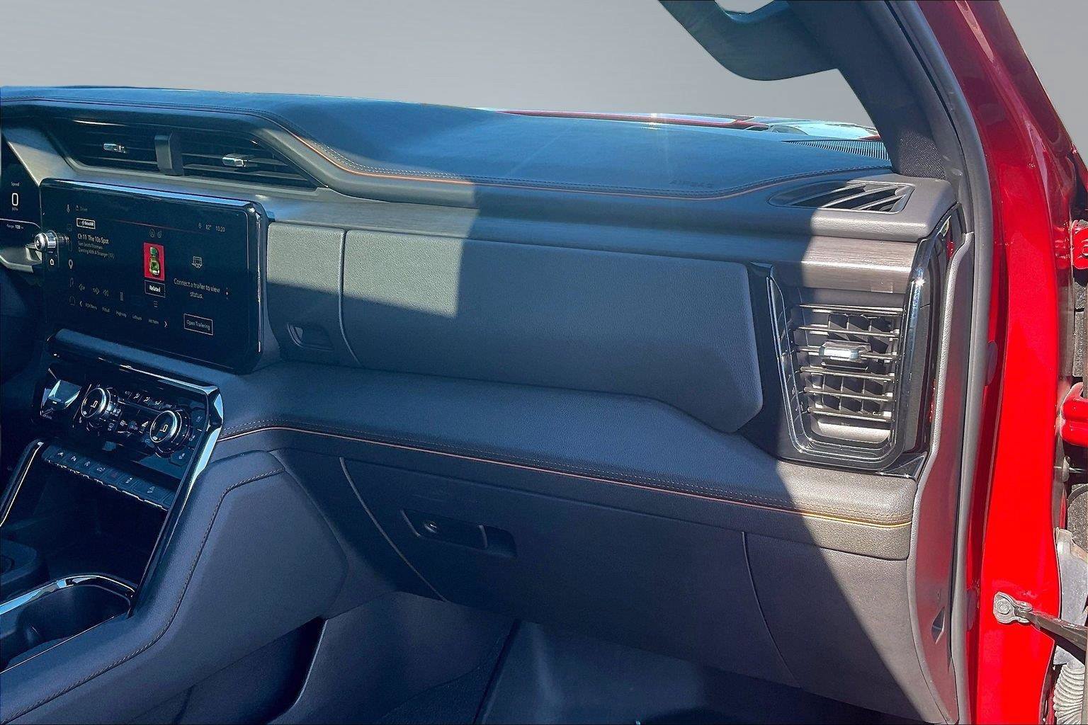Used 2025 GMC Sierra 1500 AT4 w/ AT4 Premium Package AWD/4WD image 18