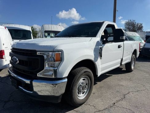 Used 2022 Ford F250 XL w/ Power Equipment Group image 3