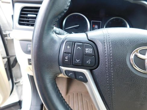 Used 2017 Toyota Highlander XLE image 10