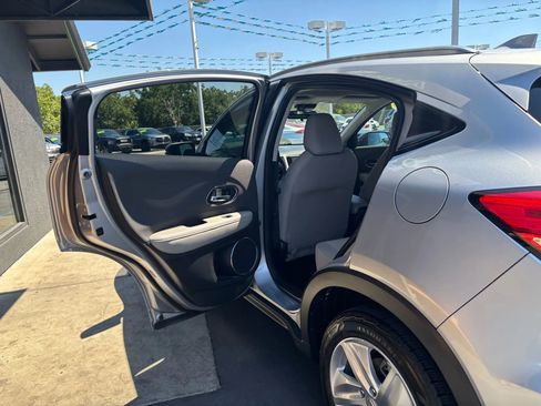 Used 2019 Honda HR-V EX image 10