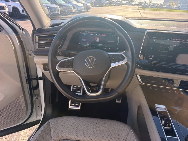 Used 2024 Volkswagen Atlas SEL Premium R-Line AWD/4WD image 14