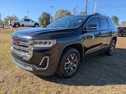 Used 2023 GMC Acadia SLE w/ Driver Convenience Package FWD image 8