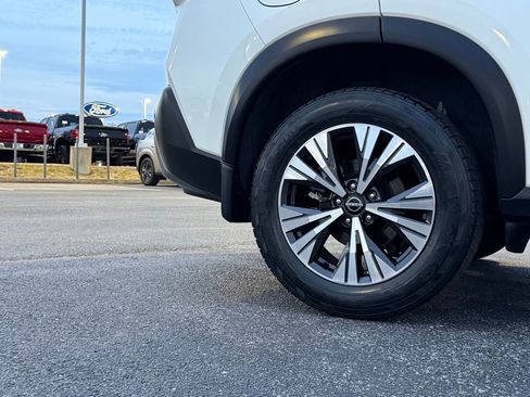 Used 2023 Nissan Rogue SV image 43