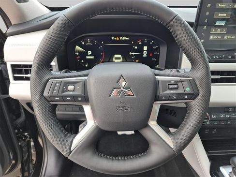 New 2025 Mitsubishi Outlander SEL image 14