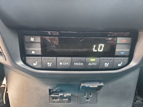 Used 2024 Toyota Sequoia Capstone AWD/4WD image 21