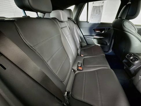 Used 2024 Mercedes-Benz GLC 300 image 26