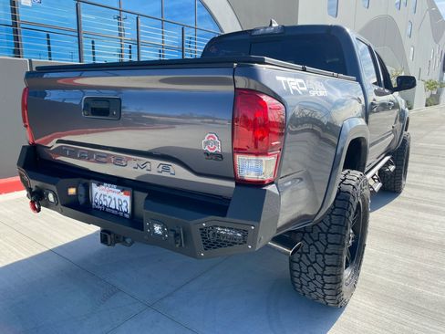 Used 2017 Toyota Tacoma TRD Sport w/ Tow Package image 22