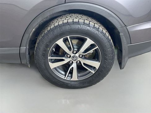 Used 2017 Toyota RAV4 XLE image 28