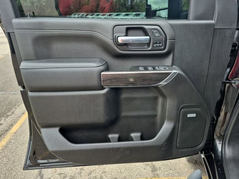 Used 2022 Chevrolet Silverado 2500 LTZ w/ LTZ Plus Package image 22