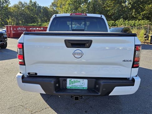 New 2026 Nissan Frontier SV w/ Tow Package image 9