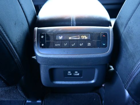 Used 2023 Nissan Pathfinder SL image 18