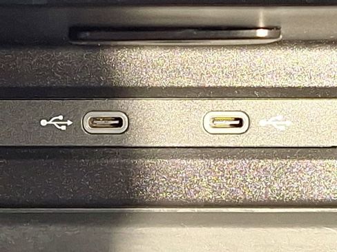 Used 2024 Volkswagen Tiguan SE image 38