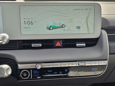 Used 2024 Hyundai Ioniq 5 Limited image 14