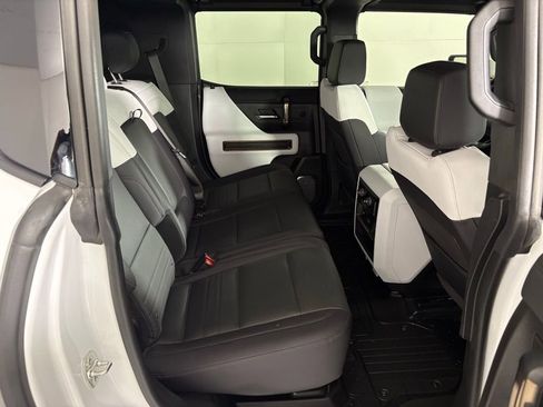 Used 2025 GMC Hummer EV 3X image 43