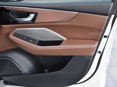 Used 2024 Acura MDX SH-AWD w/ Technology Package image 19