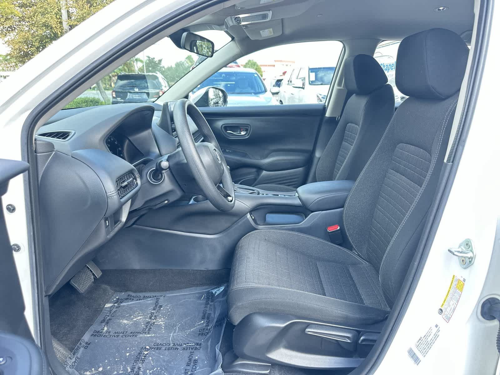 Used 2023 Honda HR-V LX image 13