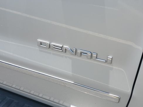 Used 2018 GMC Sierra 1500 Denali RWD image 4