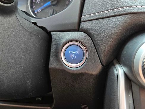 Used 2022 Toyota RAV4 XLE Premium AWD/4WD image 33