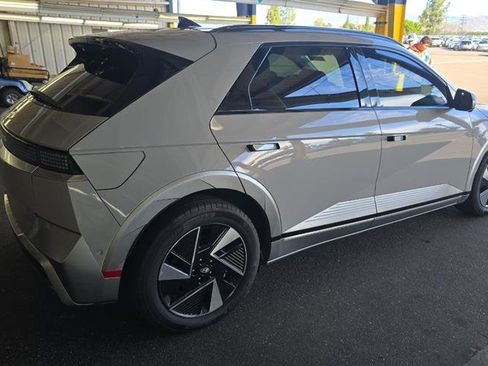 Used 2025 Hyundai Ioniq 5 Limited image 4