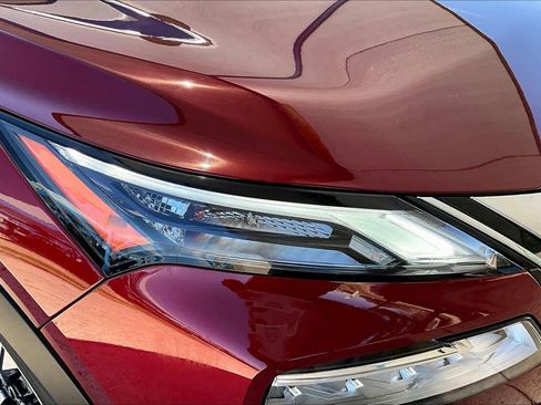 Used 2023 Nissan Rogue SV image 28