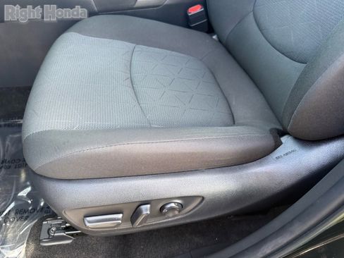 Used 2024 Toyota RAV4 XLE image 13