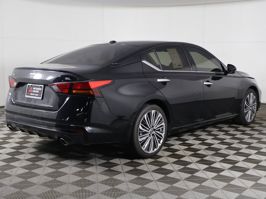 Used 2025 Nissan Altima 2.5 SL FWD image 12