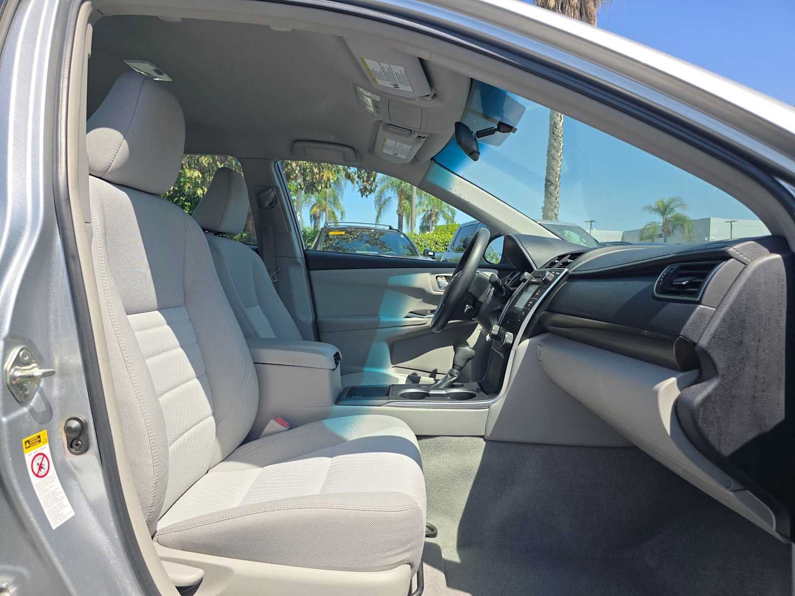 Used 2017 Toyota Camry LE FWD image 10