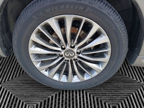 Used 2018 INFINITI QX80 2WD w/ Deluxe Technology Package image 5