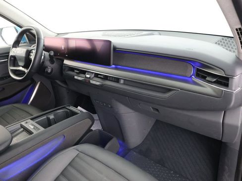 Used 2024 Kia EV9 Land image 26