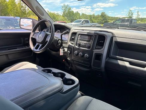 Used 2018 RAM 1500 ST w/ SXT Appearance Group AWD/4WD image 12