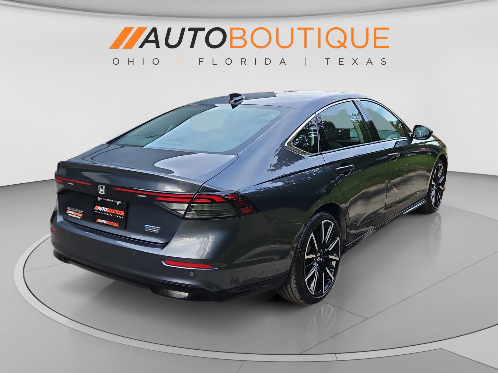 Used 2025 Honda Accord Touring image 6